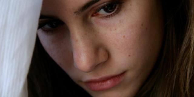 Adolescente pensive